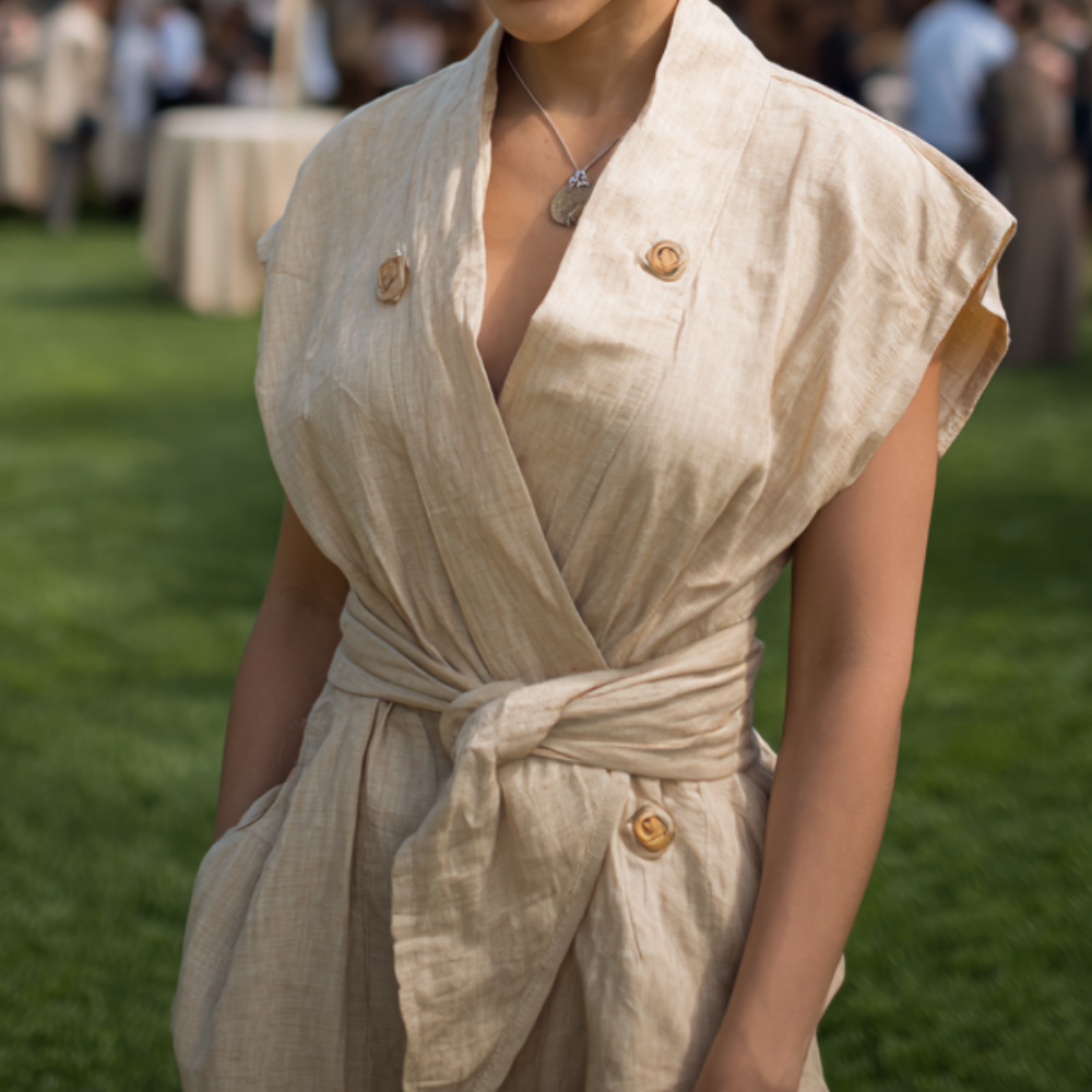 12 Chic Graduation Dress Ideas for Outdoor Ceremonies (Simple, Comfortable & Photo-Ready 🎓)